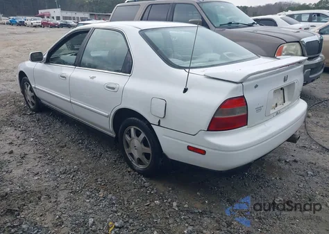 1995 Honda Accord Ex z USA, uszkodzony, nr VIN 1HGCD565XSA106567